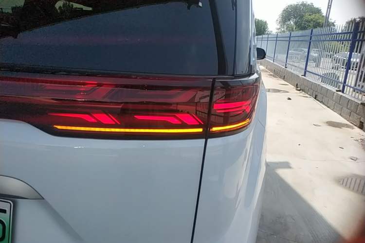 Used Denza D9 2022 DM-i 1040 Prestige Model Right Rear Taillight