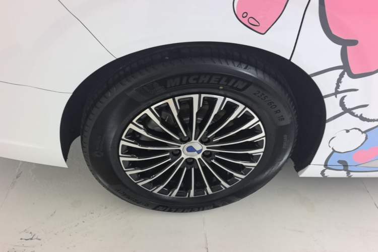 Used Denza D9 2022 DM-i 1040 Prestige Model Right Rear Wheel Hub