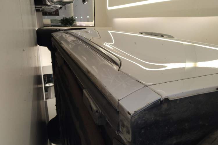 Used Denza D9 2022 DM-i 970 Four-Wheel Drive Flagship Model Right Side Sill
