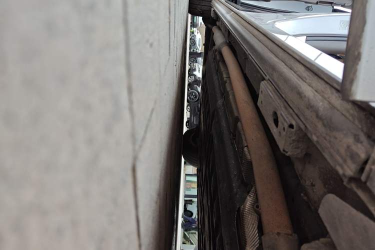 Used Denza D9 2022 DM-i 970 Four-Wheel Drive Flagship Model Right Side Sill