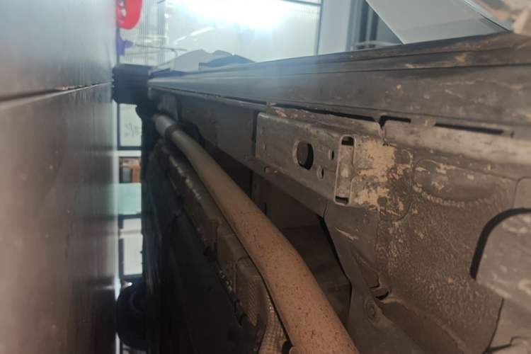 Used Denza D9 2022 DM-i 970 Four-Wheel Drive Flagship Model Right Side Sill