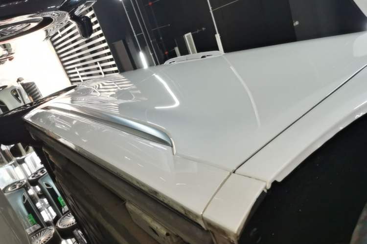 Used Denza D9 2022 DM-i 970 Four-Wheel Drive Prestige Model Right Side Sill