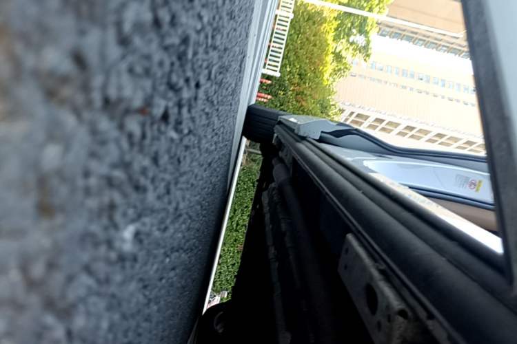 Used Denza D9 2022 DM-i 970 Four-Wheel Drive Prestige Model Right Side Sill