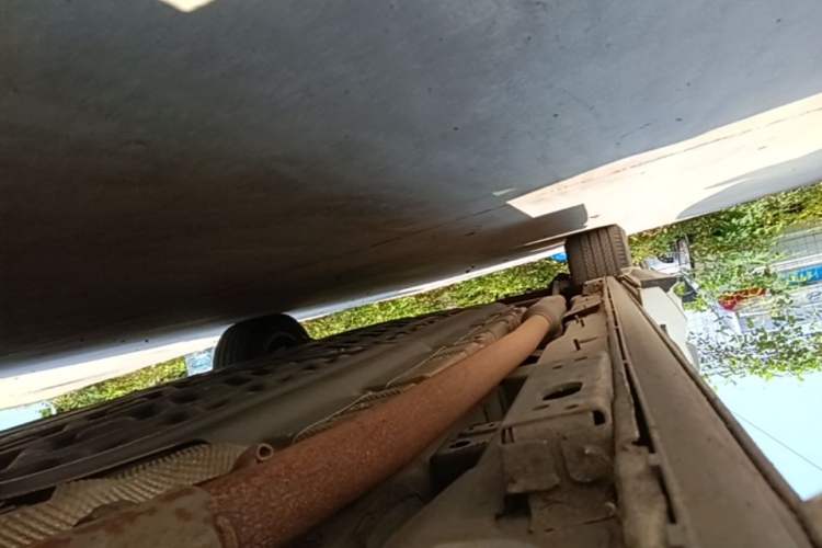 Used Denza D9 2022 DM-i 970 Four-Wheel Drive Flagship Model Right Side Sill