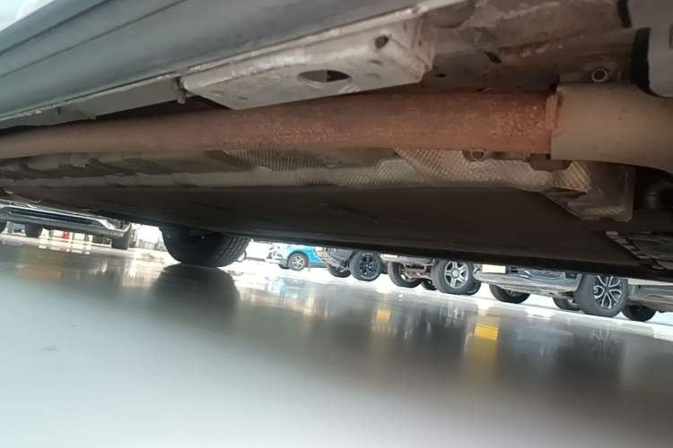 Used Denza D9 2022 DM-i 970 Four-Wheel Drive Prestige Model Right Side Sill