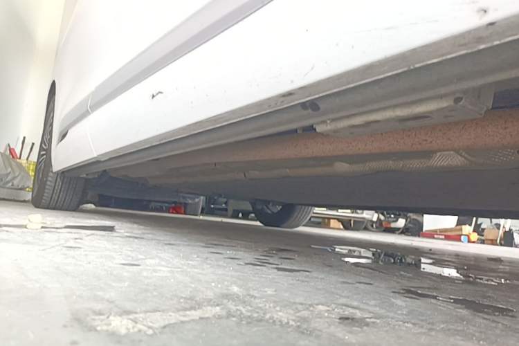 Used Denza D9 2022 DM-i 970 Four-Wheel Drive Flagship Model Right Side Sill