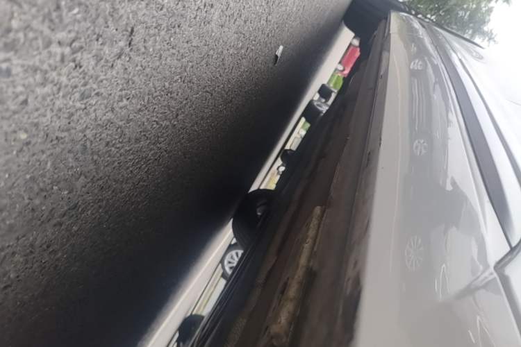 Used Denza D9 2022 DM-i 970 Four-Wheel Drive Prestige Model Right Side Sill