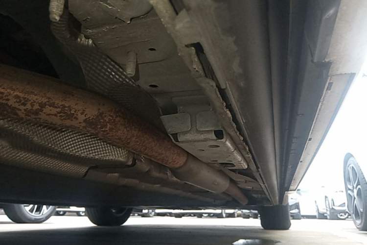 Used Denza D9 2022 DM-i 970 Four-Wheel Drive Flagship Model Right Side Sill