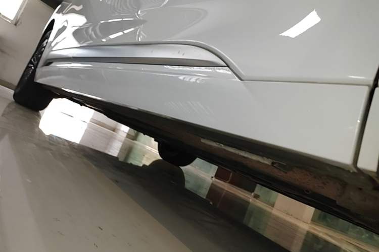 Used Denza D9 2022 DM-i 970 Four-Wheel Drive Flagship Model Right Side Sill