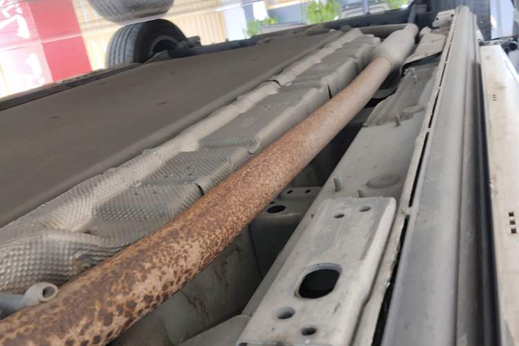 Used Denza D9 2022 DM-i 970 Four-Wheel Drive Prestige Model Right Side Sill