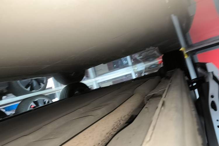Used Denza D9 2022 DM-i 970 Four-Wheel Drive Flagship Model Right Side Sill