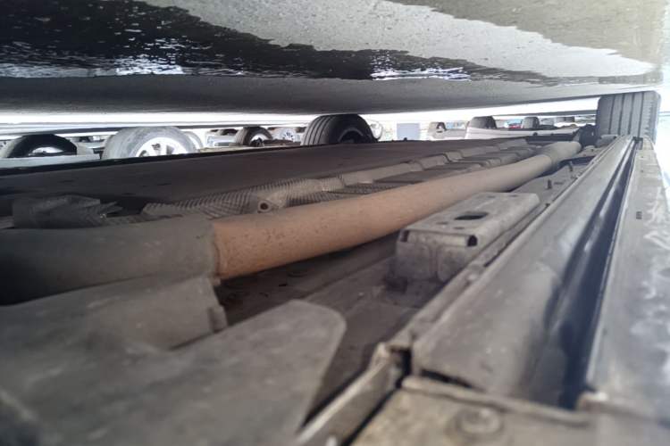 Used Denza D9 2022 DM-i 970 Four-Wheel Drive Flagship Model Right Side Sill