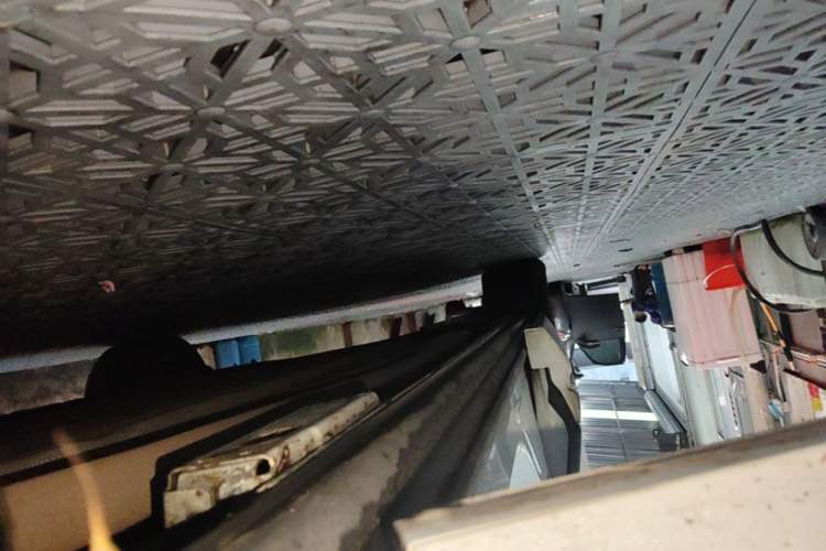 Used Denza D9 2022 DM-i 970 Four-Wheel Drive Flagship Model Right Side Sill