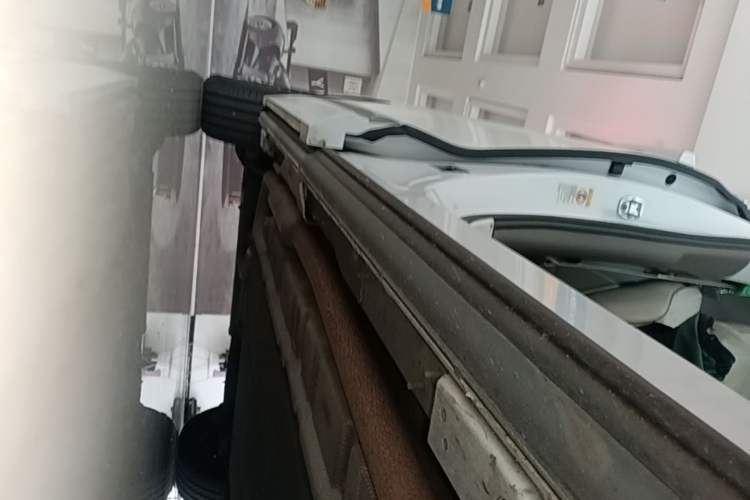 Used Denza D9 2022 DM-i 970 Four-Wheel Drive Prestige Model Right Side Sill