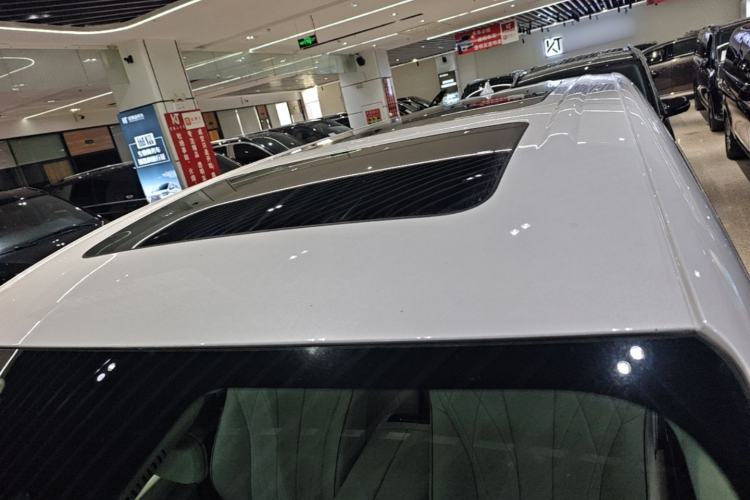 Used Denza D9 2022 EV 600 Four-Wheel Drive Flagship Model Roof