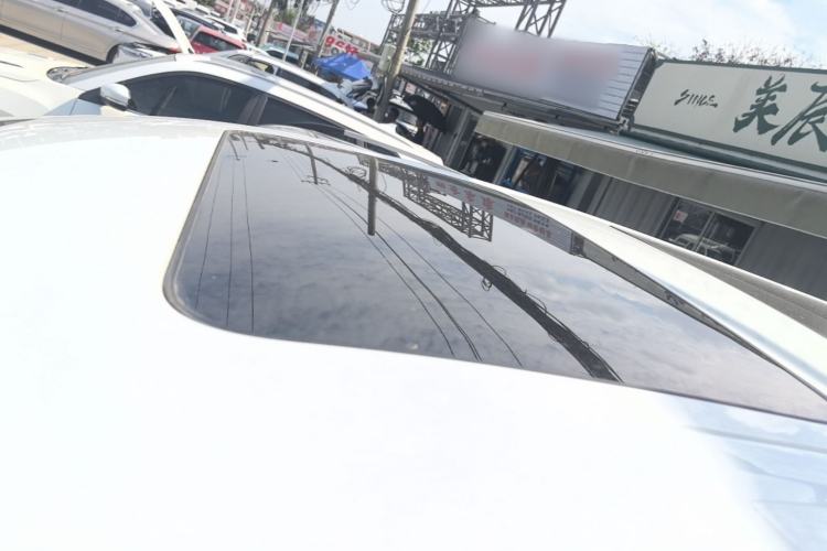 Used Denza D9 2022 DM-i 1040 Prestige Model Roof
