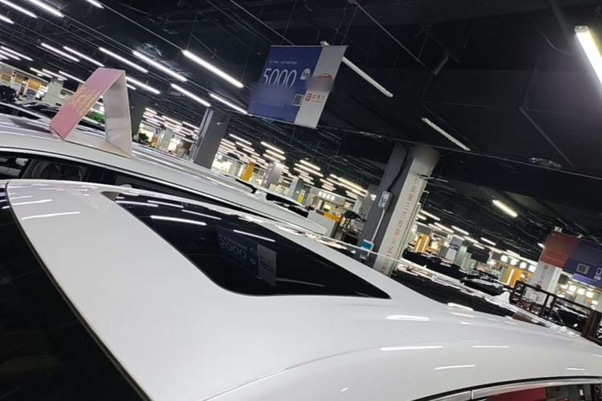 Used Denza D9 2022 DM-i 970 Four-Wheel Drive Prestige Model Roof