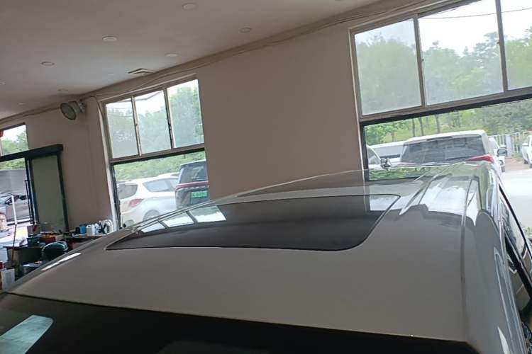 Used Denza D9 2022 EV 620 Prestige Model Roof