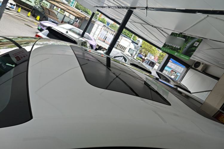 Used Denza D9 2022 DM-i 1040 Prestige Model Roof