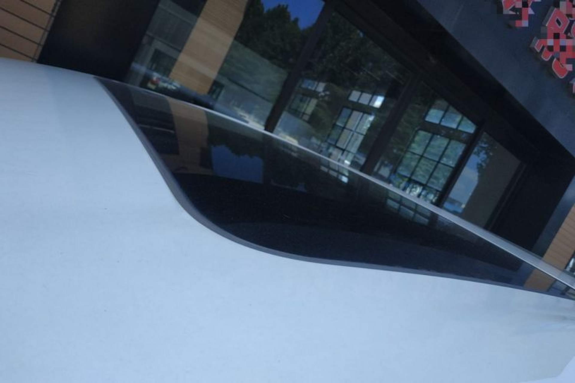 Used Denza D9 2022 DM-i 1040 Prestige Model Roof