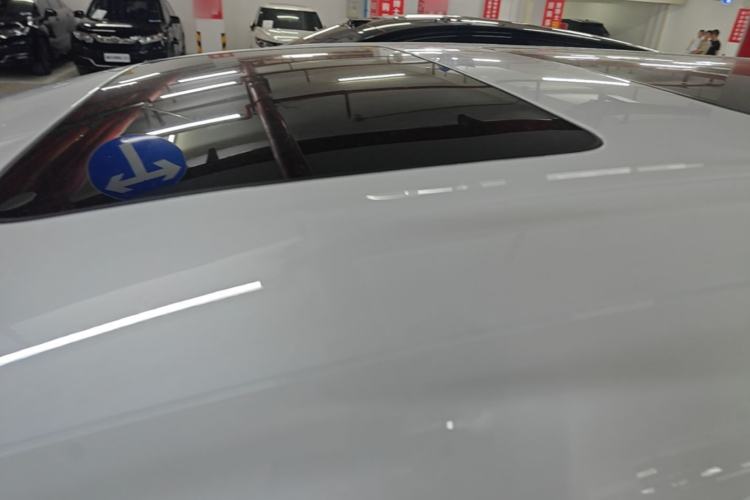 Used Denza D9 2022 DM-i 1040 Prestige Model Roof