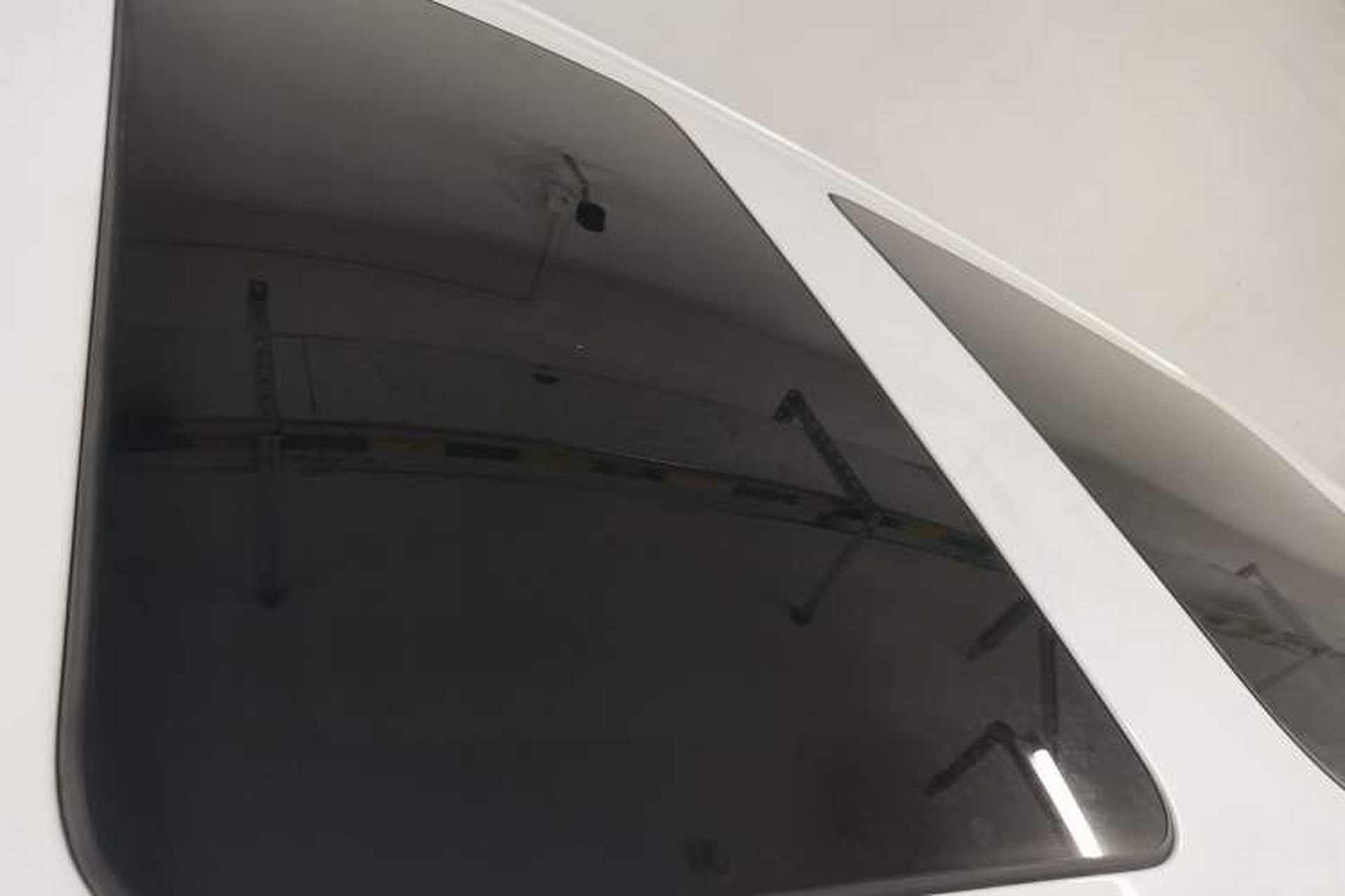 Used Denza D9 2022 DM-i 1040 Prestige Model Roof