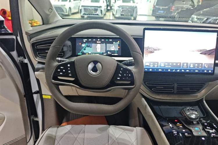 Used Denza D9 2022 EV 600 Four-Wheel Drive Flagship Model Steering Wheel