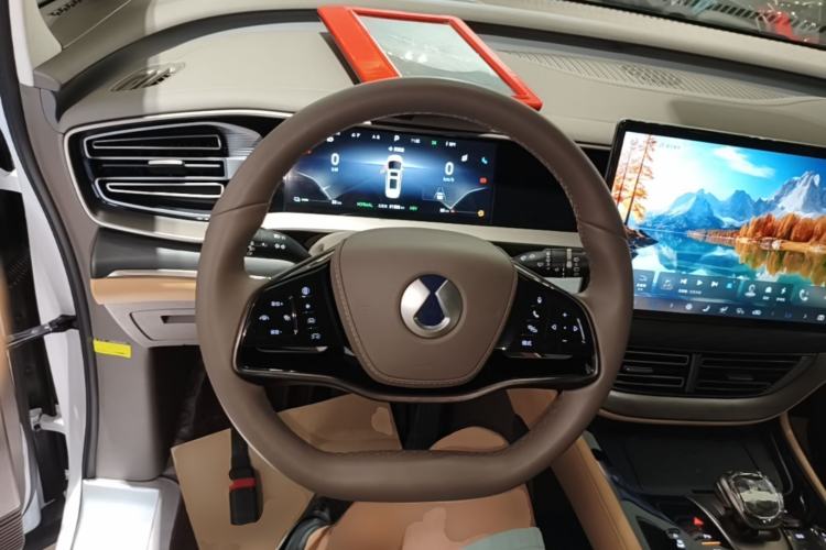 Used Denza D9 2022 DM-i 970 Four-Wheel Drive Flagship Model Steering Wheel