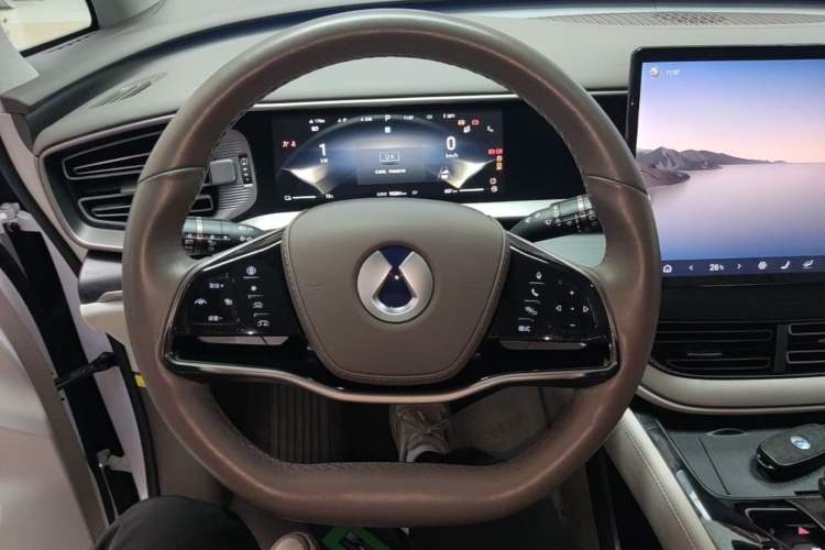 Used Denza D9 2022 DM-i 970 Four-Wheel Drive Flagship Model Steering Wheel