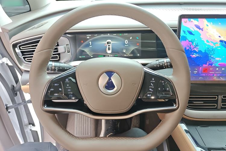 Used Denza D9 2022 DM-i 970 Four-Wheel Drive Flagship Model Steering Wheel