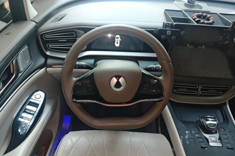 Used Denza D9 2022 DM-i 970 Four-Wheel Drive Flagship Model Steering Wheel