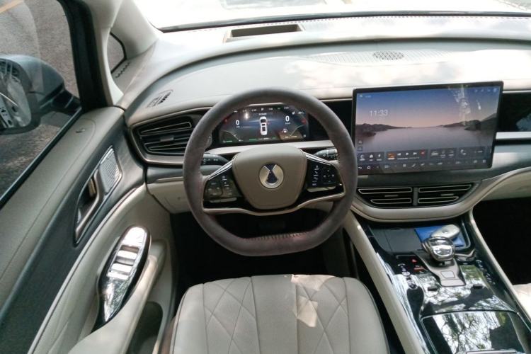 Used Denza D9 2022 DM-i 970 Four-Wheel Drive Prestige Model Steering Wheel
