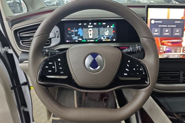 Used Denza D9 2022 DM-i 970 Four-Wheel Drive Flagship Model Steering Wheel