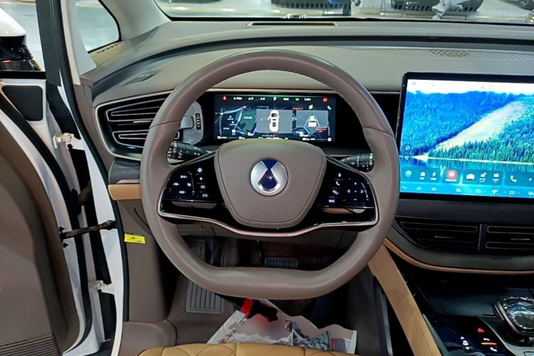Used Denza D9 2022 DM-i 970 Four-Wheel Drive Prestige Model Steering Wheel