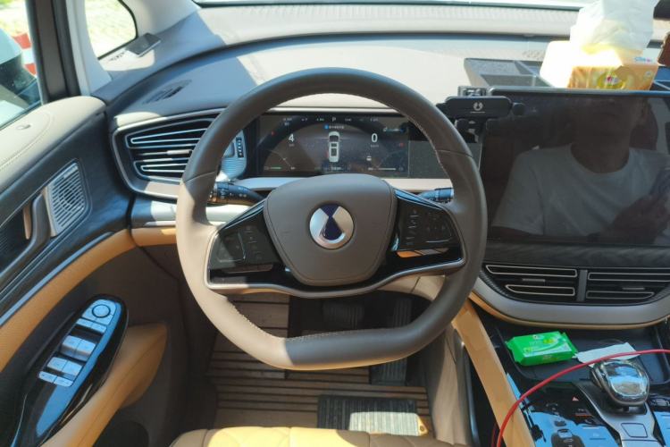 Used Denza D9 2022 DM-i 1040 Prestige Model Steering Wheel