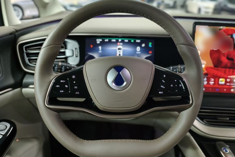 Used Denza D9 2022 DM-i 970 Four-Wheel Drive Flagship Model Steering Wheel