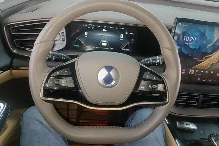 Used Denza D9 2022 EV 600 Four-Wheel Drive Flagship Model Steering Wheel