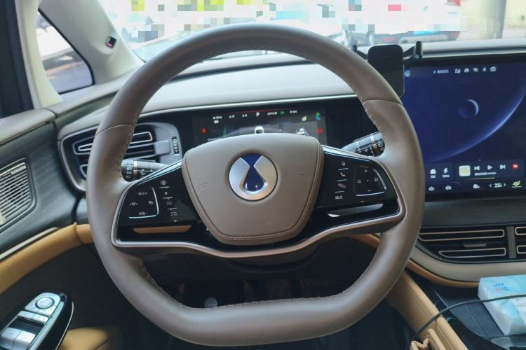 Used Denza D9 2022 DM-i 970 Four-Wheel Drive Flagship Model Steering Wheel