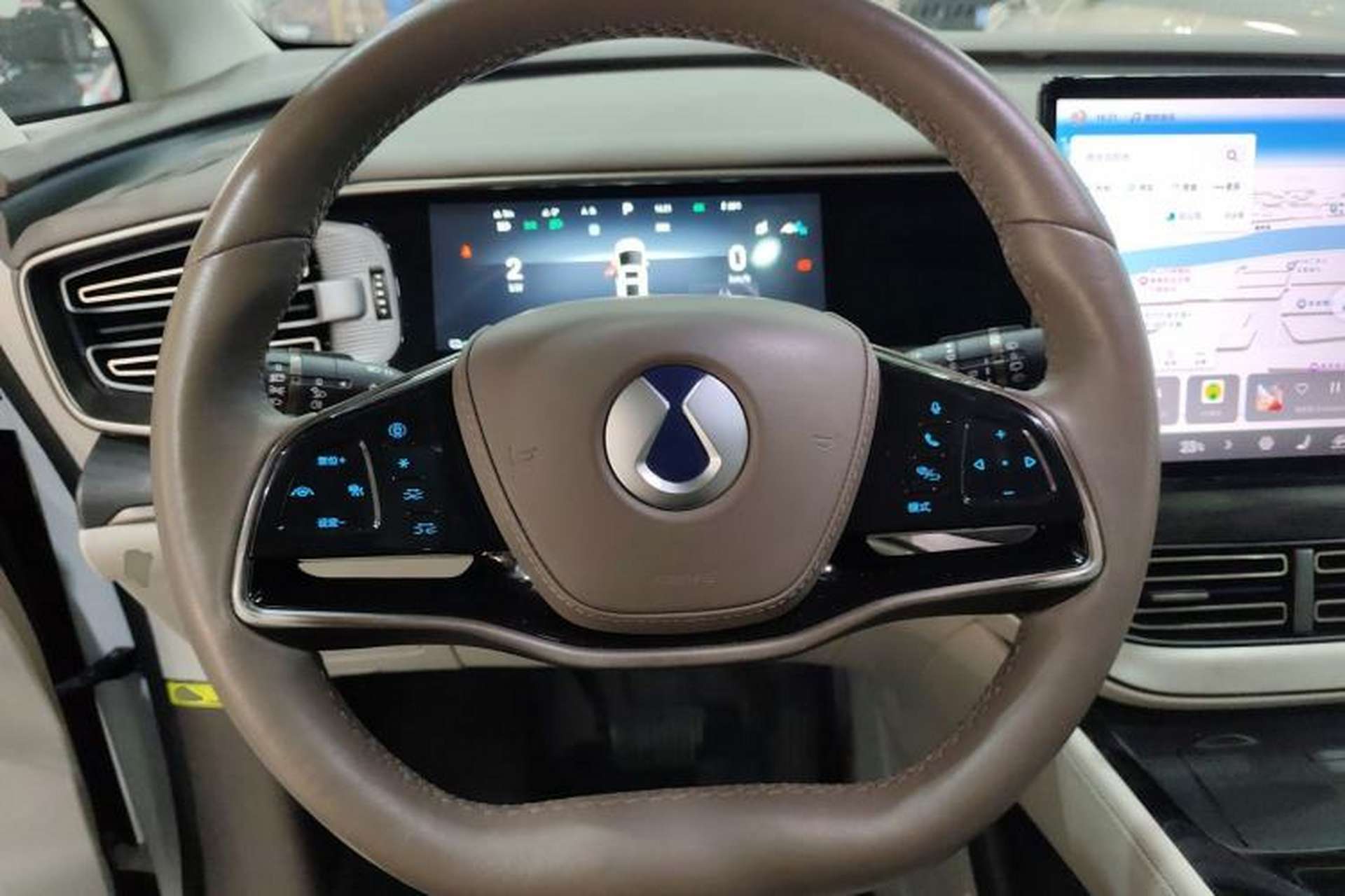 Used Denza D9 2022 DM-i 1040 Prestige Model Steering Wheel