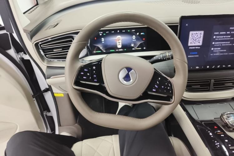 Used Denza D9 2022 DM-i 970 Four-Wheel Drive Flagship Model Steering Wheel