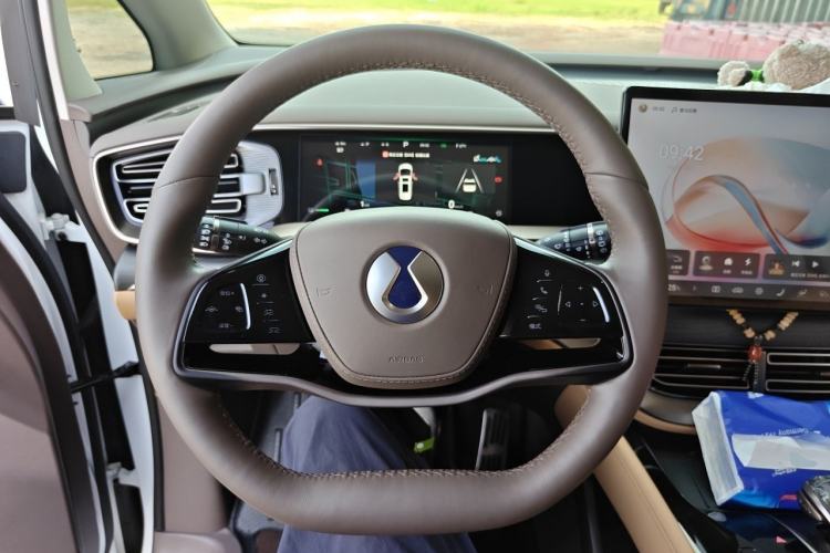 Used Denza D9 2022 DM-i 970 Four-Wheel Drive Prestige Model Steering Wheel