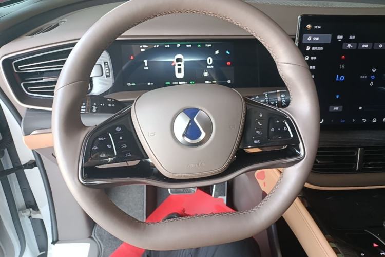 Used Denza D9 2022 DM-i 970 Four-Wheel Drive Flagship Model Steering Wheel