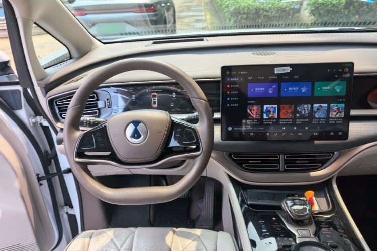 Used Denza D9 2022 DM-i 970 Four-Wheel Drive Prestige Model Steering Wheel