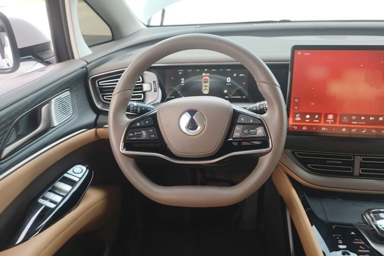 Used Denza D9 2022 DM-i 970 Four-Wheel Drive Prestige Model Steering Wheel