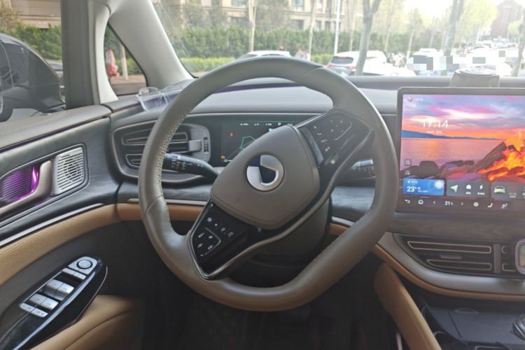 Used Denza D9 2022 DM-i 1040 Prestige Model Steering Wheel