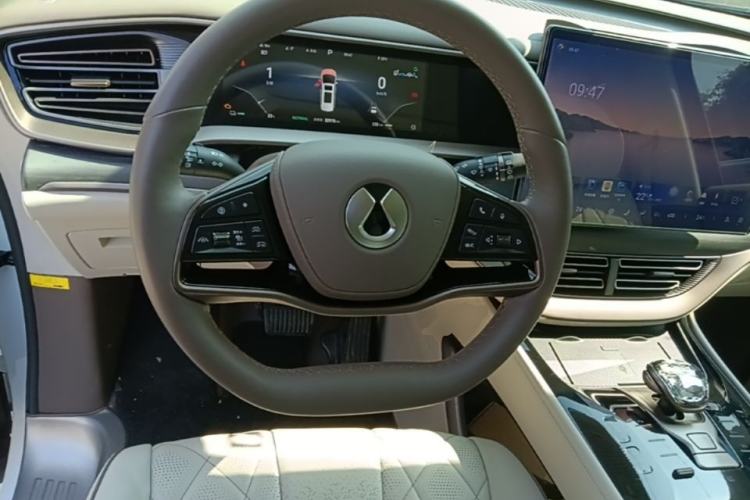 Used Denza D9 2022 DM-i 970 Four-Wheel Drive Flagship Model Steering Wheel