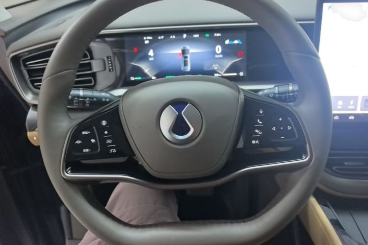 Used Denza D9 2022 DM-i 1040 Prestige Model Steering Wheel