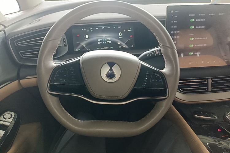 Used Denza D9 2022 DM-i 970 Four-Wheel Drive Flagship Model Steering Wheel