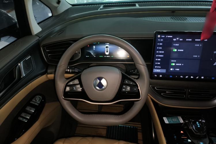 Used Denza D9 2022 DM-i 970 Four-Wheel Drive Flagship Model Steering Wheel