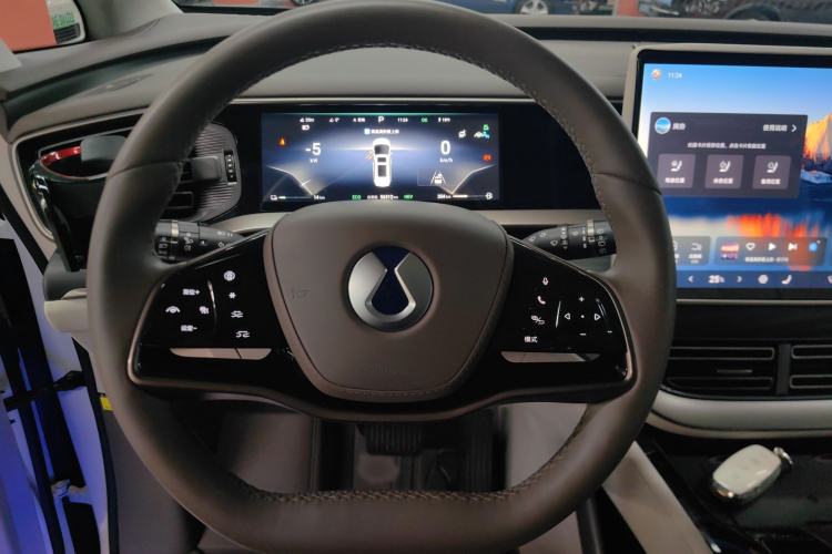 Used Denza D9 2022 DM-i 970 Four-Wheel Drive Flagship Model Steering Wheel